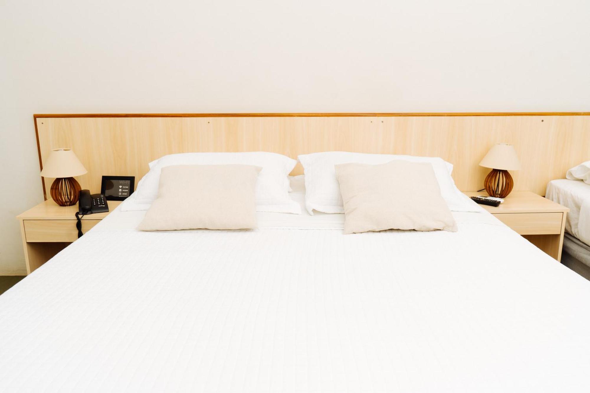 Cris Hotel — Photos 1